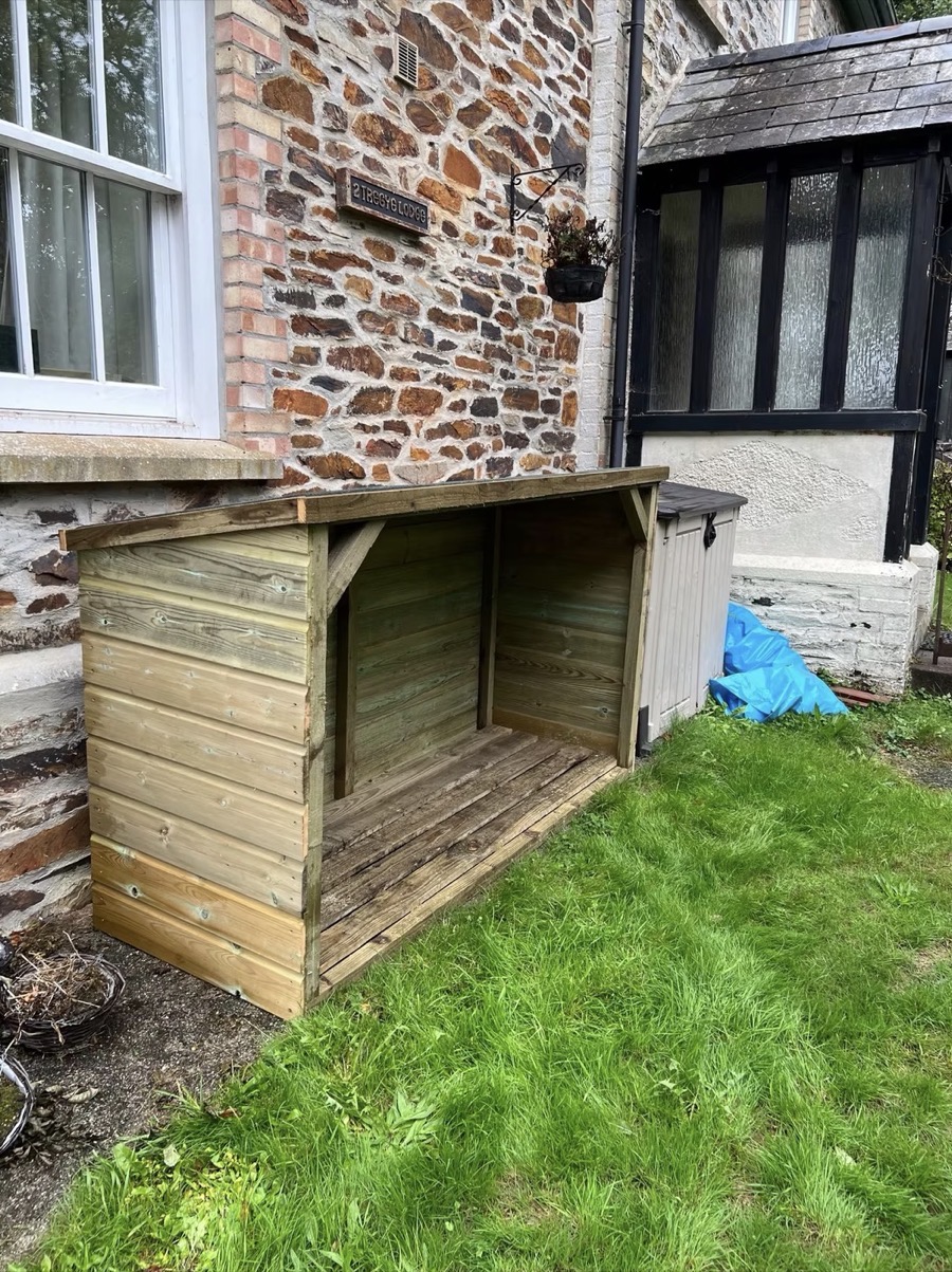 Boundary fencing build