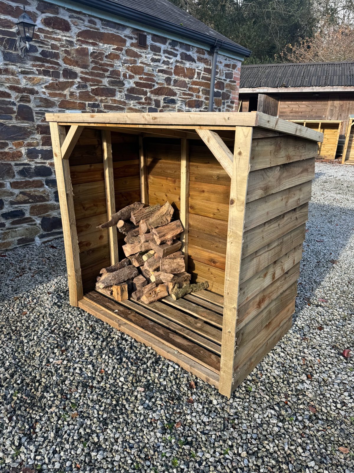 Medium Featheredge Log Store — handmade timber